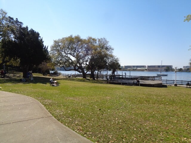 artists painting landscape of ft walton beach